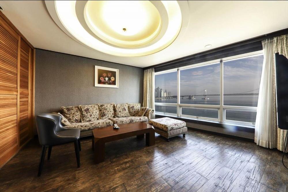 Bridge Hotel Busan Dış mekan fotoğraf