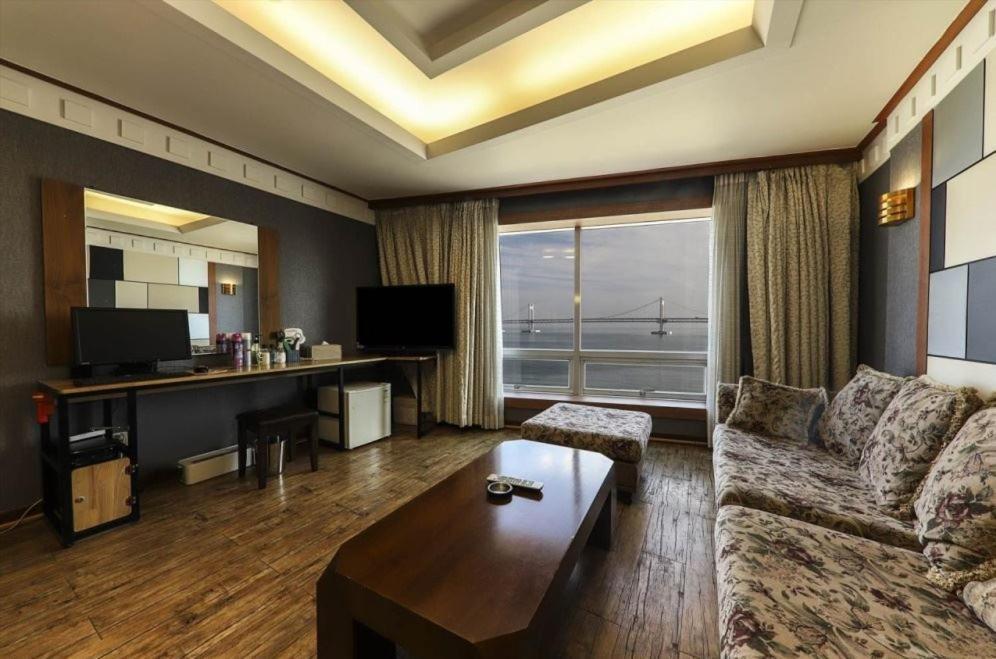 Bridge Hotel Busan Dış mekan fotoğraf